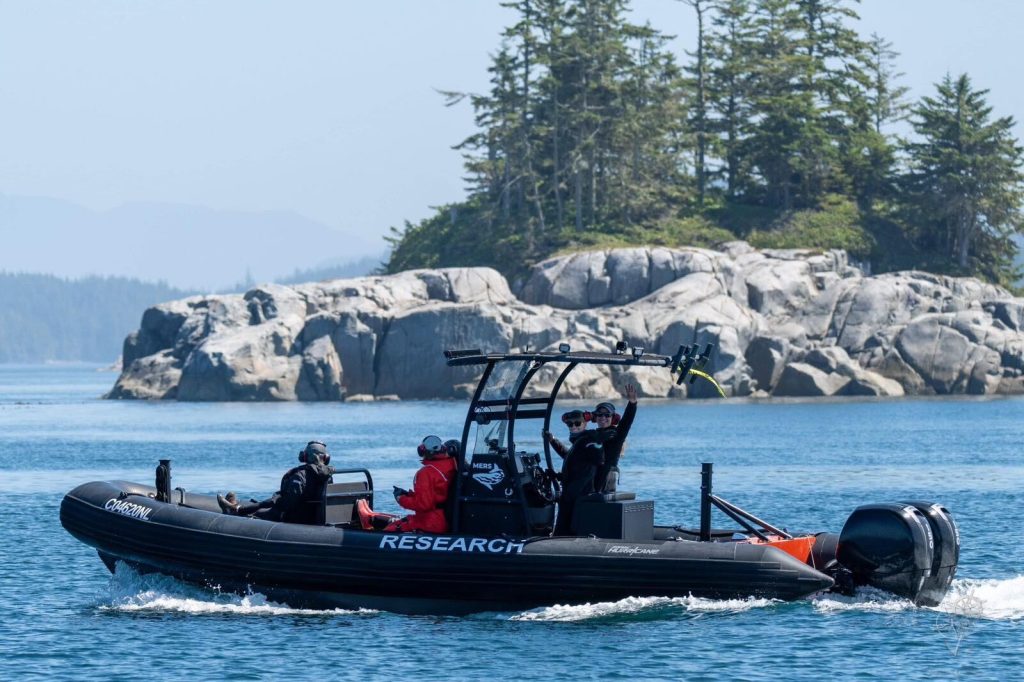 MERS Vessel Megaptera and team members.